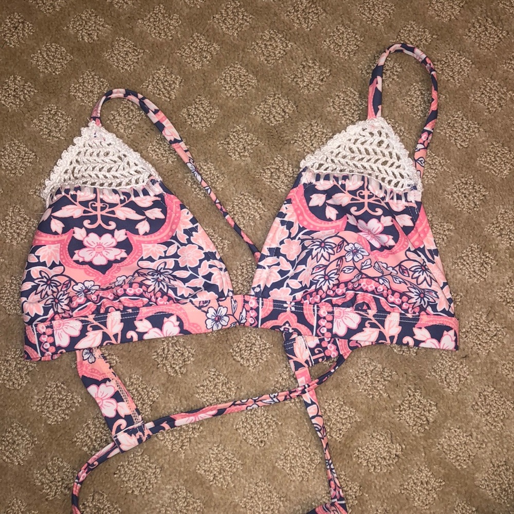 EUC target lace up back crotchet floral bikini top